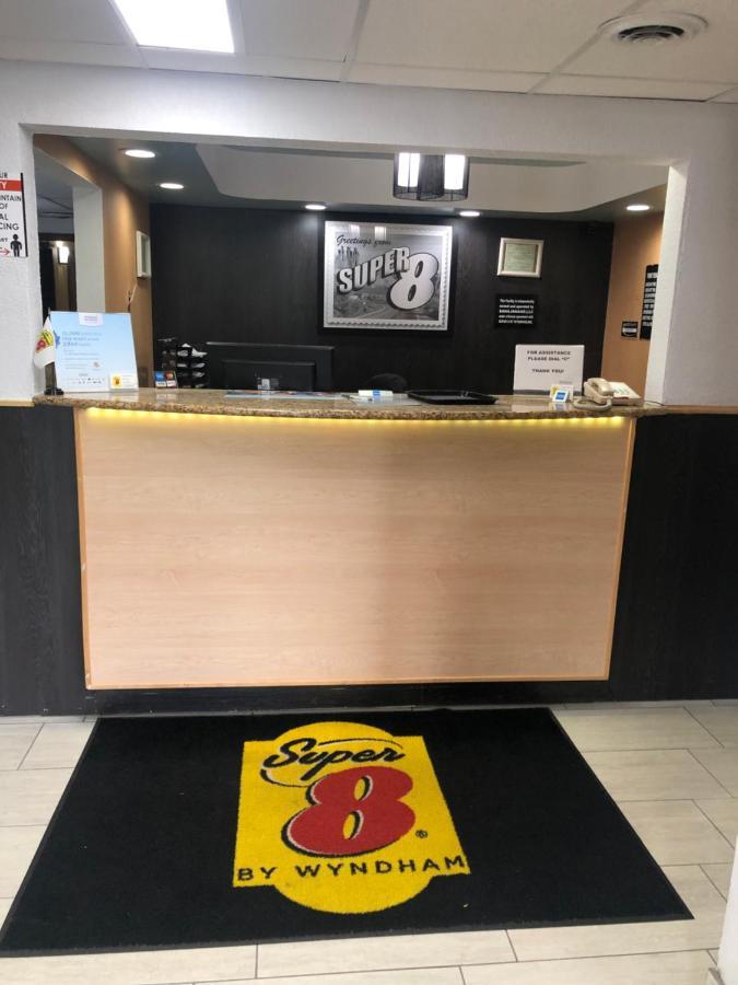 Super 8 By Wyndham Plover Stevens Point Area Buitenkant foto